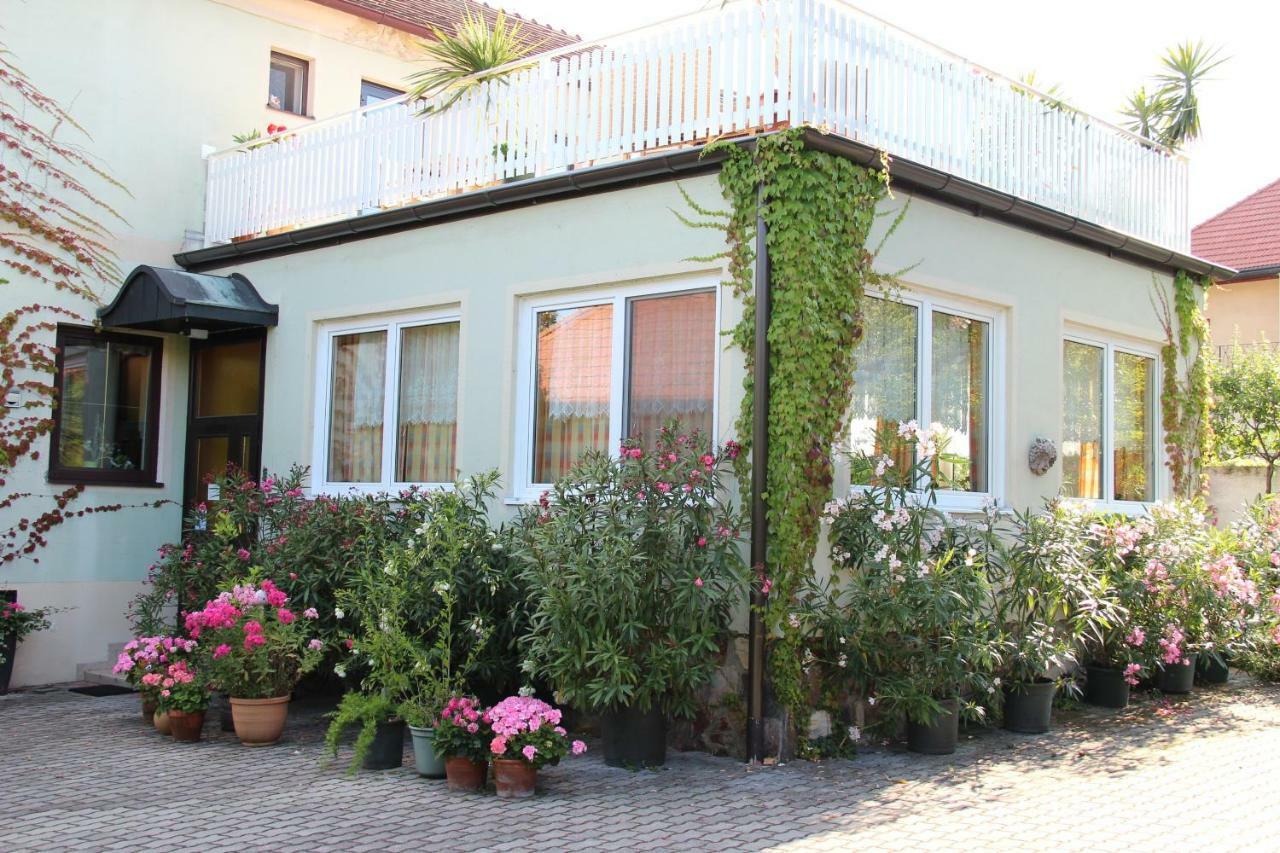 Weingut Pension Sommerhof Mörbisch am See Exteriér fotografie